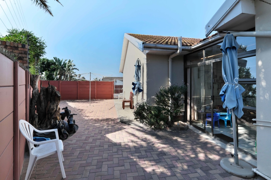 6 Bedroom Property for Sale in Bluewater Bay Eastern Cape